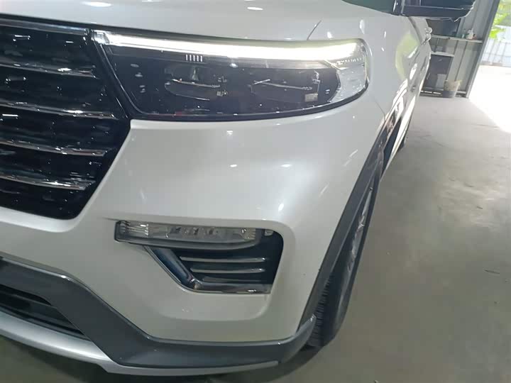 Фото 24 - Ford Explorer