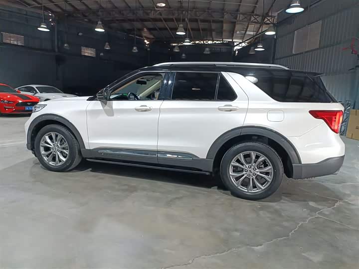Фото 5 - Ford Explorer