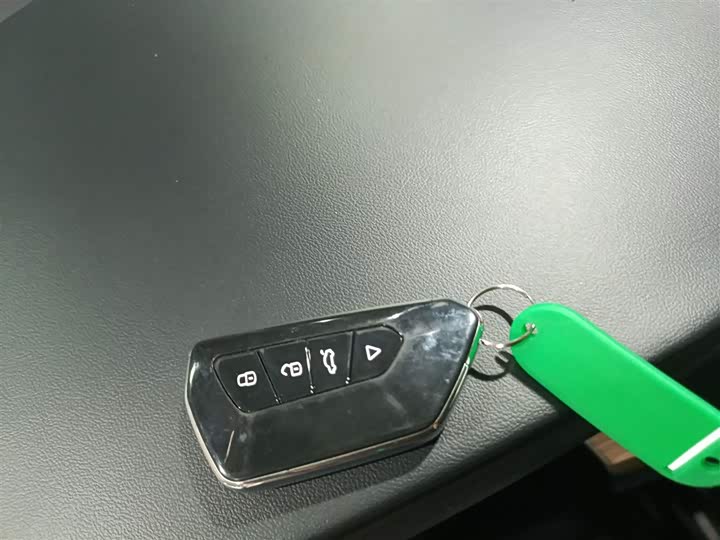 Фото 9 - Ford Explorer