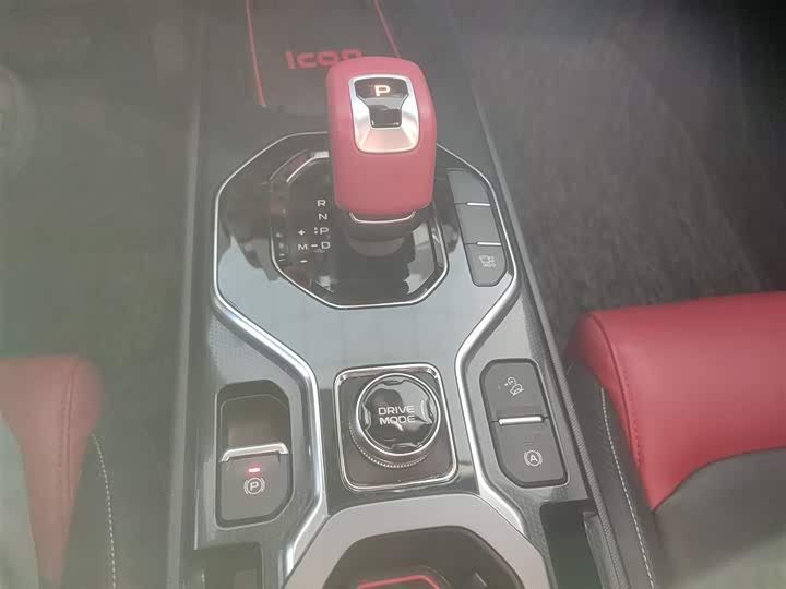 Фото 14 - Geely Icon