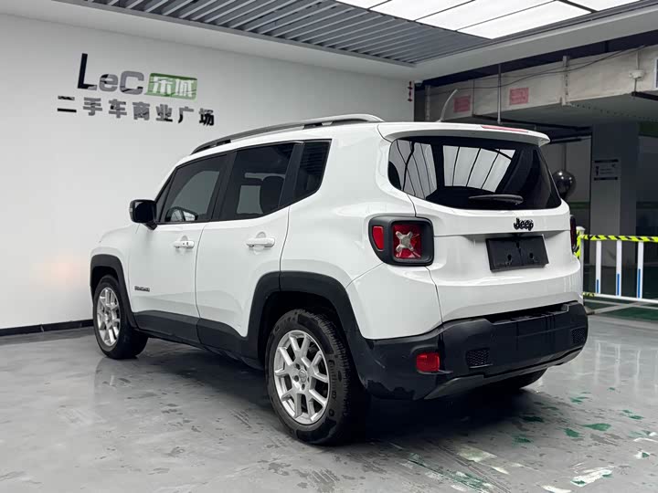 Фото 6 - Jeep Renegade