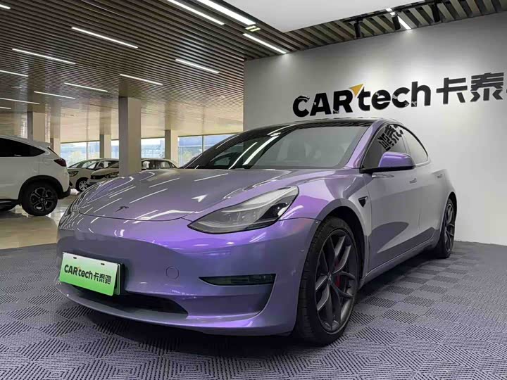 Фото 2 - Tesla Model 3