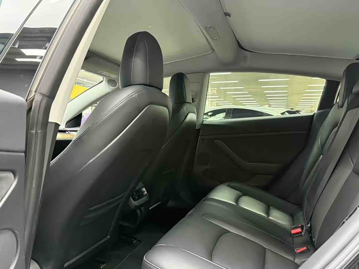 Фото 5 - Tesla Model 3