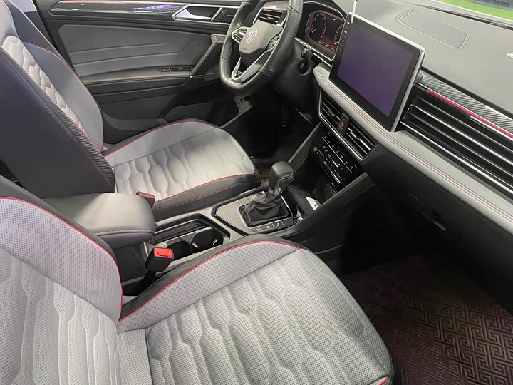 Фото 6 - Volkswagen Tiguan L Pro