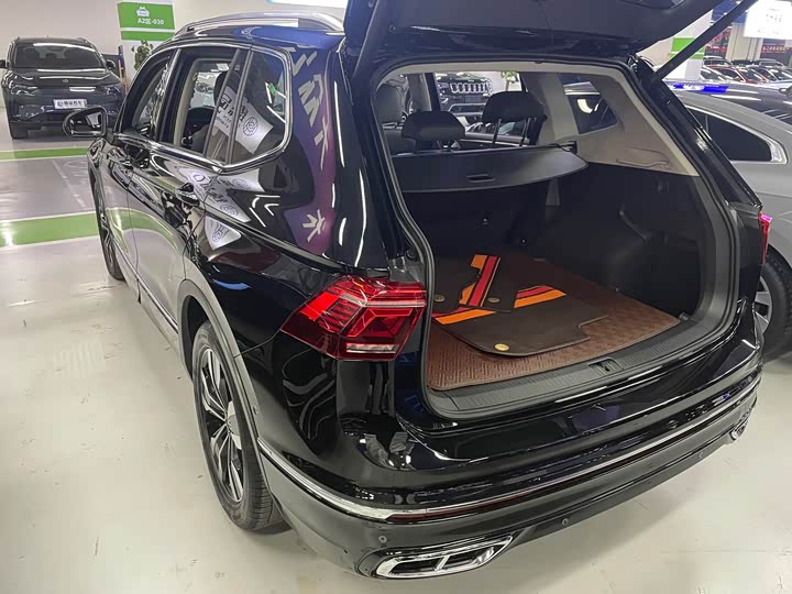 Фото 7 - Volkswagen Tiguan L Pro