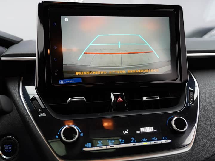 Фото 14 - Toyota Corolla