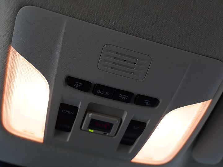 Фото 17 - Toyota Corolla