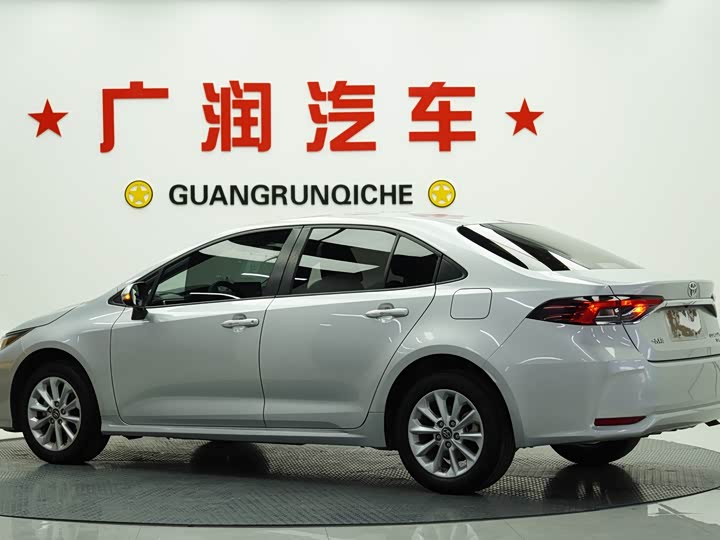 Фото 3 - Toyota Corolla