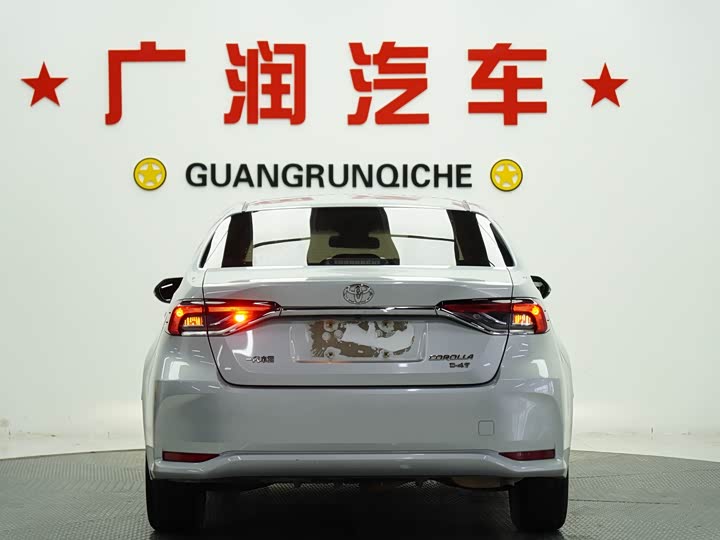 Фото 4 - Toyota Corolla