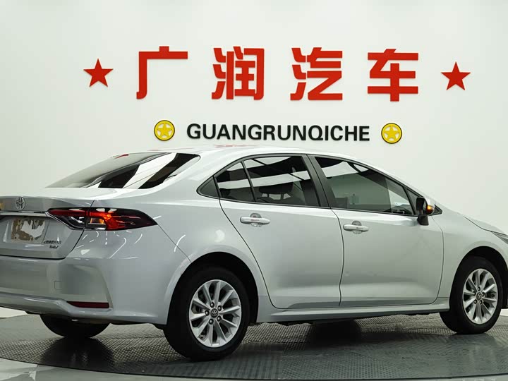 Фото 5 - Toyota Corolla