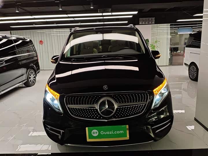 Фото 3 - Mercedes-Benz V-Class