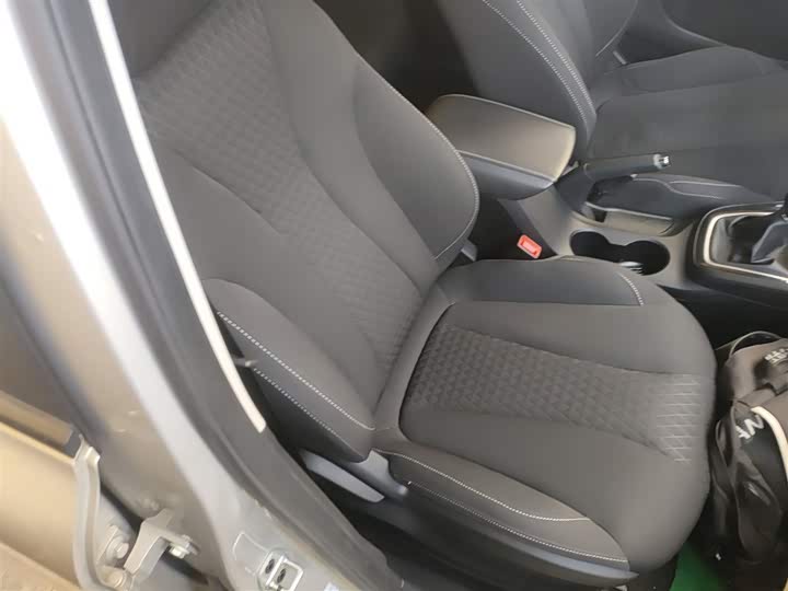 Фото 25 - Roewe i5