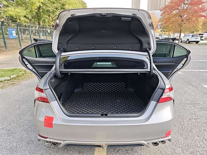 Фото 20 - Toyota Camry