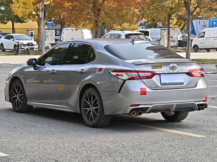 Фото 7 - Toyota Camry