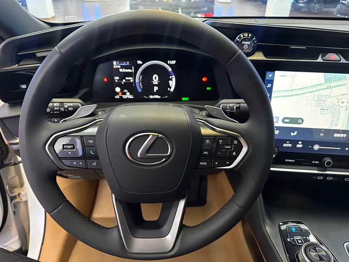 Фото 14 - Lexus RZ