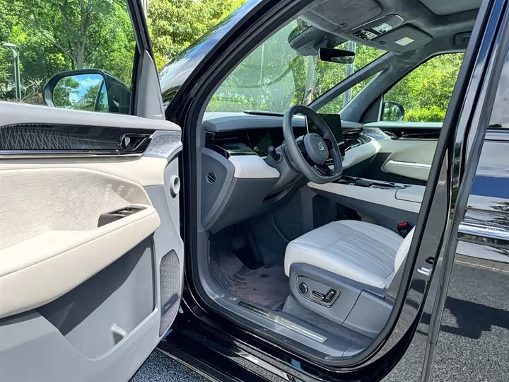 Фото 6 - Zeekr 009