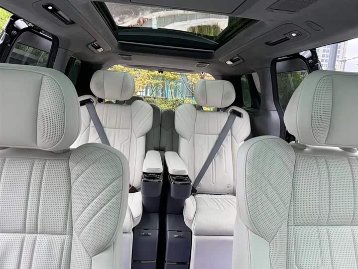 Фото 7 - Zeekr 009