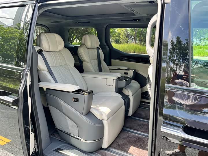 Фото 8 - Zeekr 009