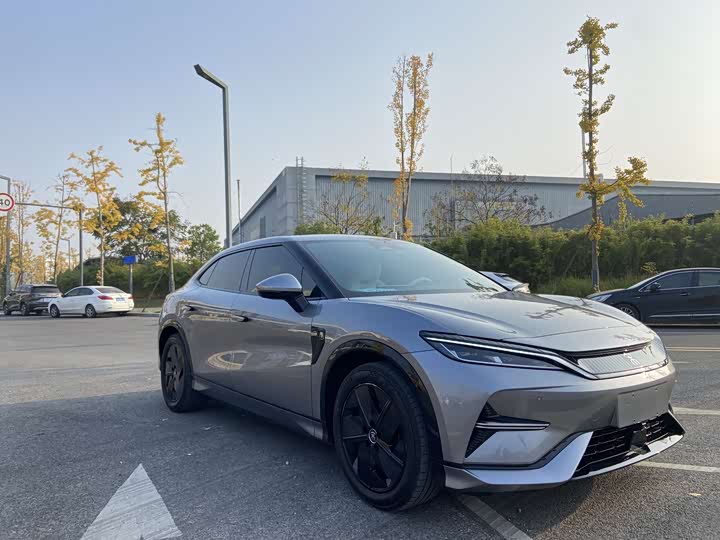 Фото 2 - BYD Song L