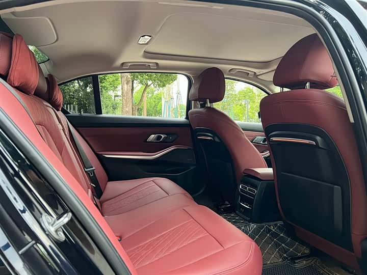 Фото 15 - BMW 3 Series