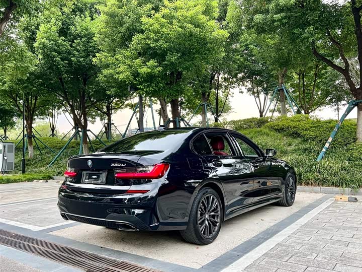 Фото 16 - BMW 3 Series