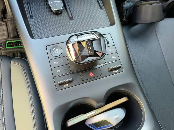 Фото 14 - BYD Qin Plus