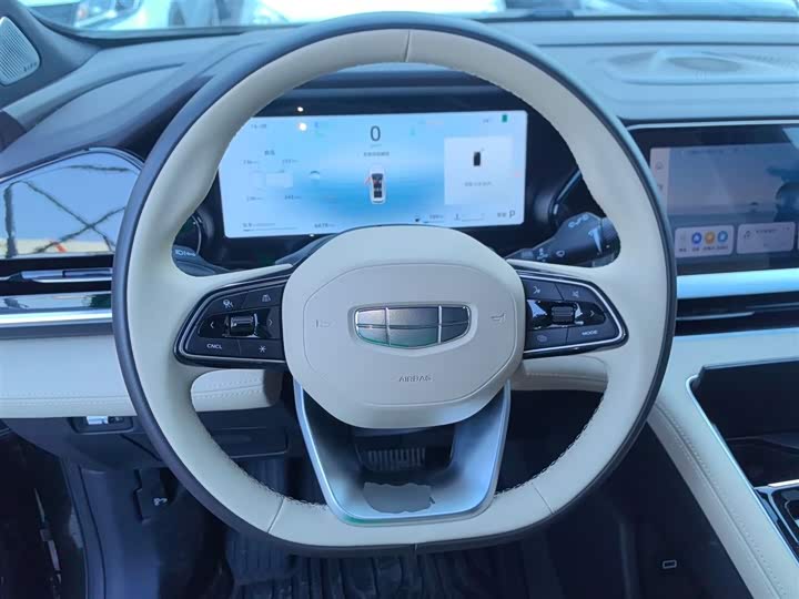 Фото 11 - Geely Monjaro