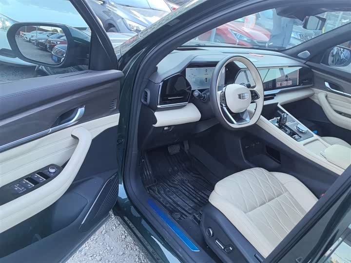 Фото 16 - Geely Monjaro