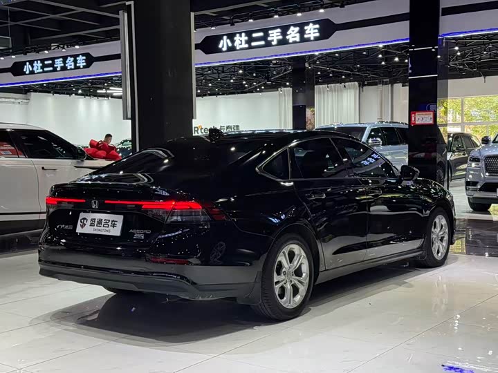 Фото 5 - Honda Accord