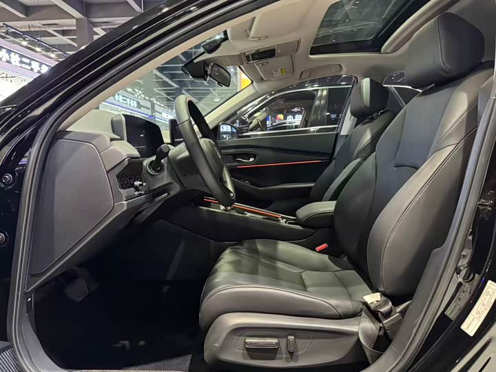 Фото 6 - Honda Accord