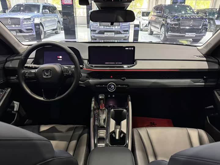 Фото 8 - Honda Accord