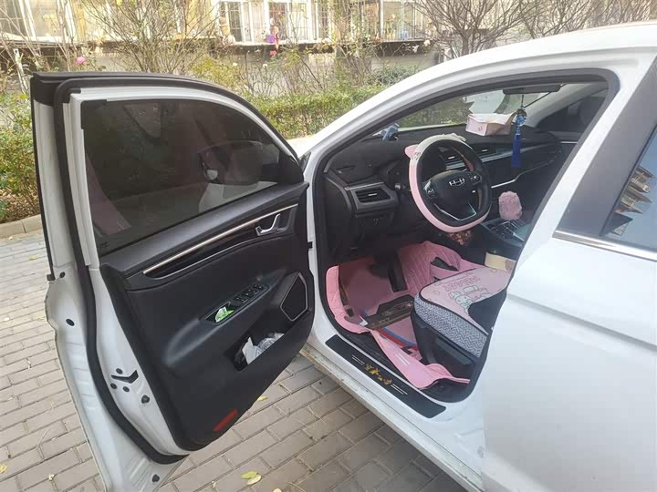 Фото 14 - Geely Emgrand GL