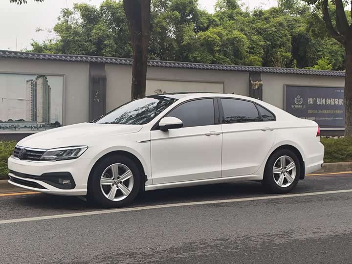 Фото 1 - Volkswagen Lamando L