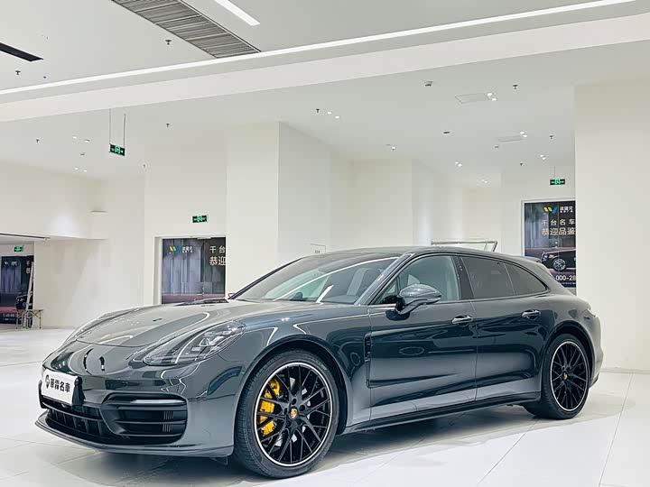 Фото 1 - Porsche Panamera