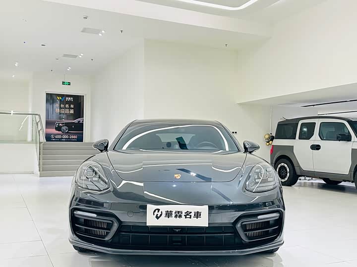 Фото 2 - Porsche Panamera