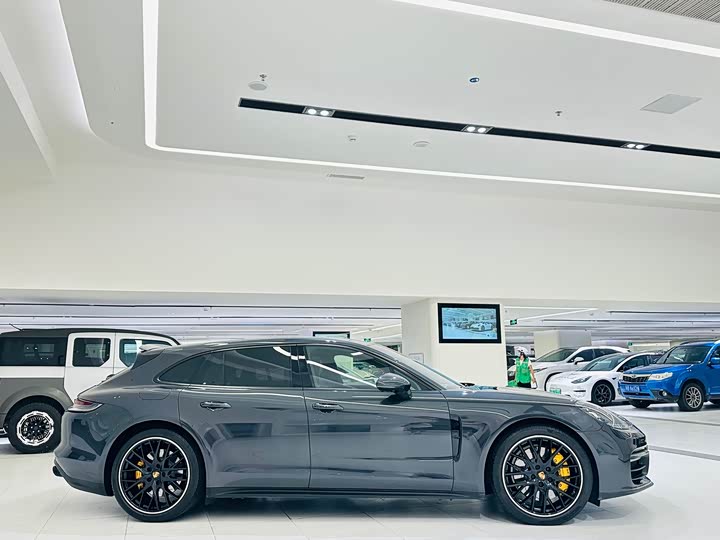 Фото 3 - Porsche Panamera