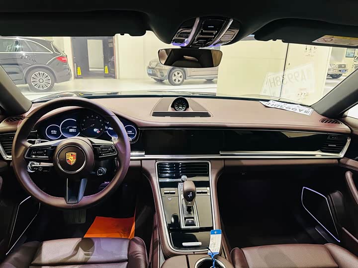 Фото 7 - Porsche Panamera