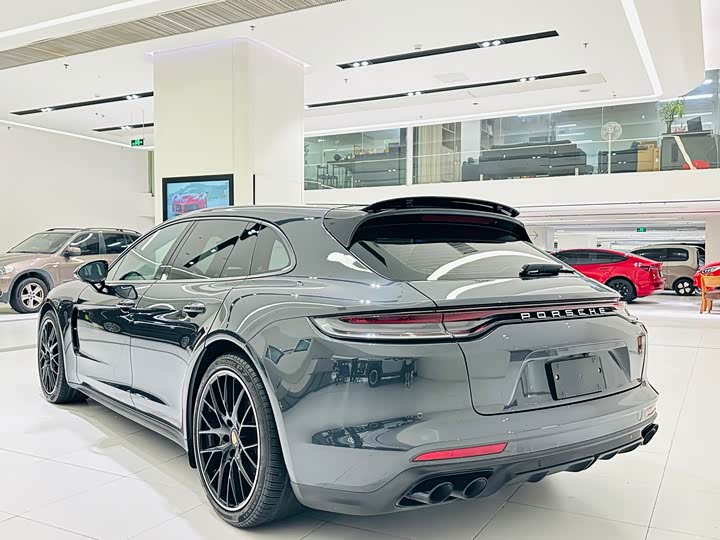 Фото 8 - Porsche Panamera