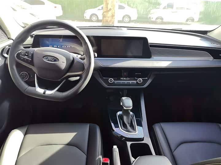 Фото 10 - Ford Escort