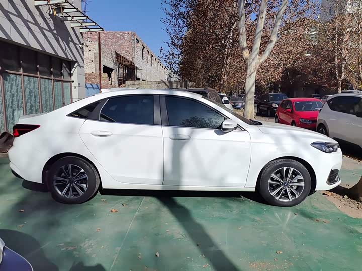 Фото 4 - Ford Escort