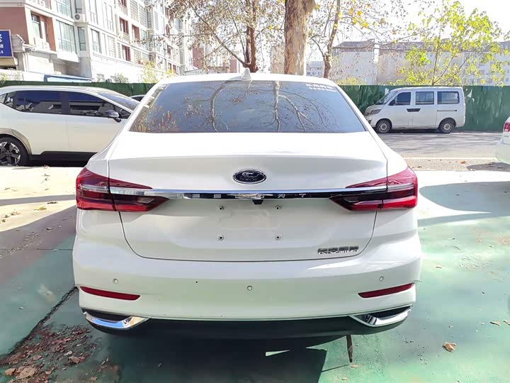 Фото 6 - Ford Escort