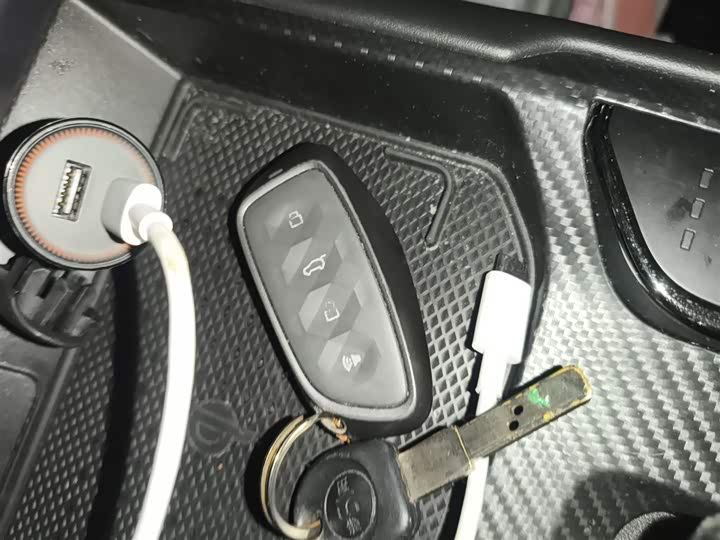 Фото 12 - Haval H-Dog Hybrid