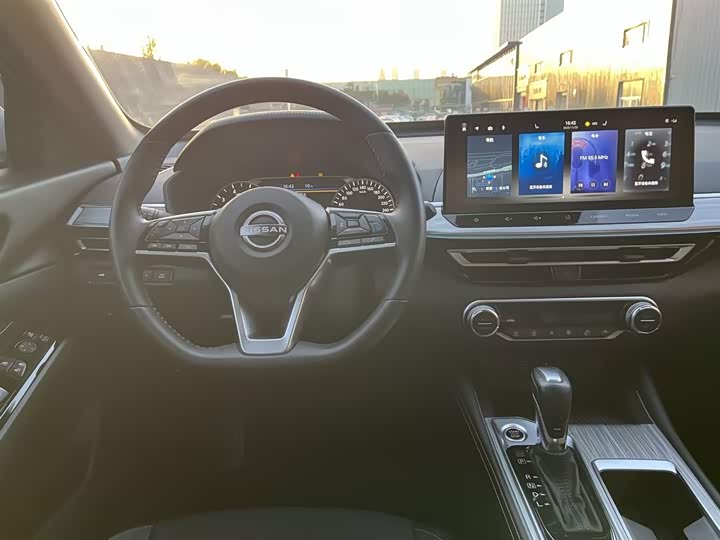 Фото 10 - Nissan Teana