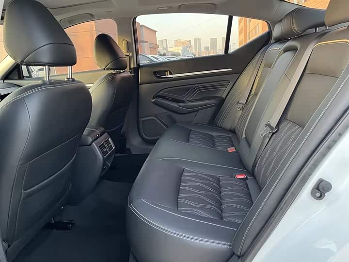 Фото 13 - Nissan Teana