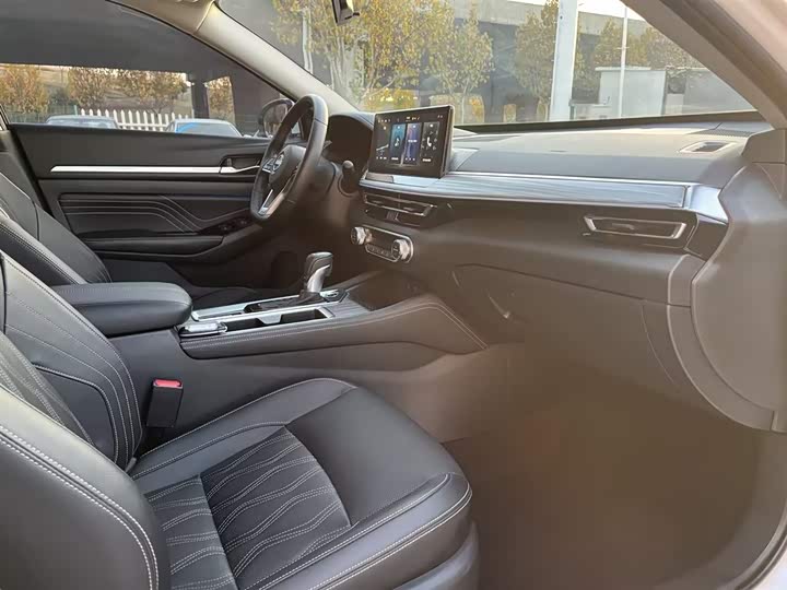 Фото 14 - Nissan Teana