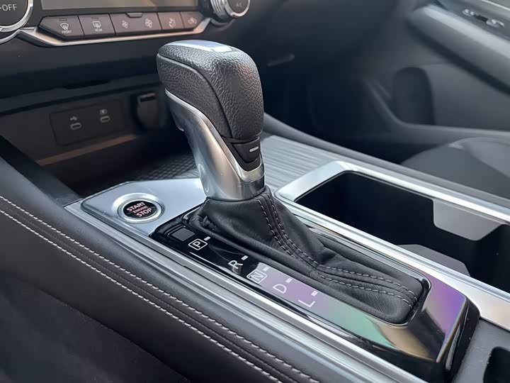 Фото 16 - Nissan Teana