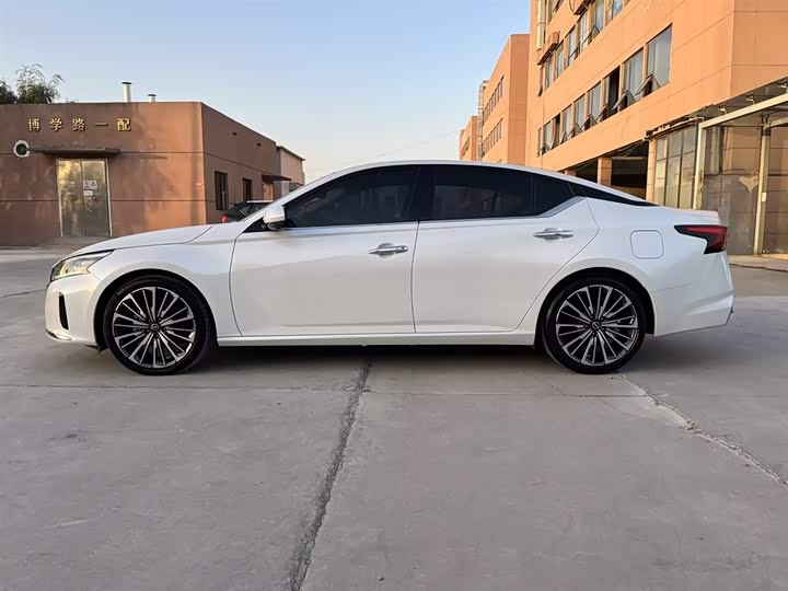 Фото 4 - Nissan Teana