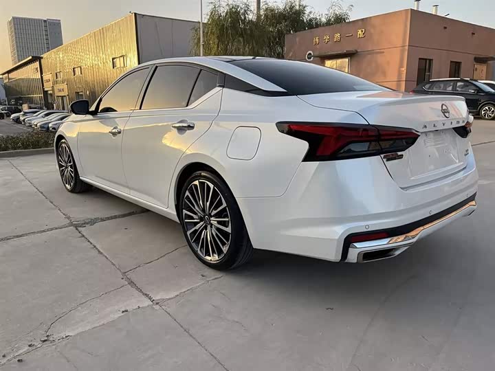 Фото 8 - Nissan Teana