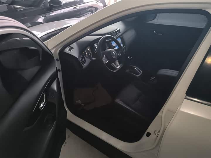 Фото 16 - Nissan X-Trail