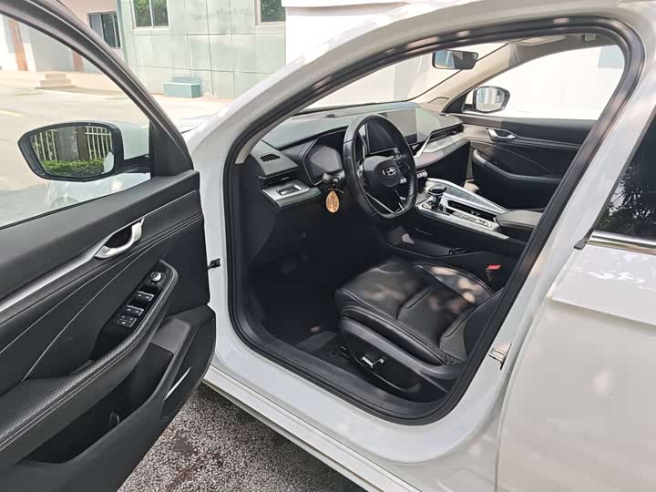 Фото 11 - Geely Preface